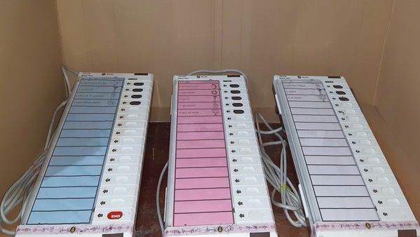 19 ലക്ഷം വോട്ടിങ് മെഷീൻ കാണാതായ സംഭവം; തെരഞ്ഞെടുപ്പ് കമ്മിഷനിൽ നിന്നും സ്പീക്കർ വിശദീകരണം തേടും