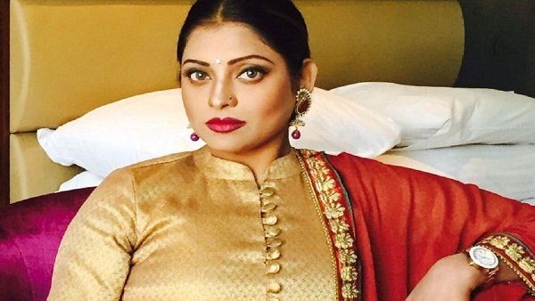 അന്താരാഷ്‌ട്ര പുസ്‌തക മേളയ്ക്കിടെ പോക്കറ്റടി ; നടി അറസ്റ്റില്‍