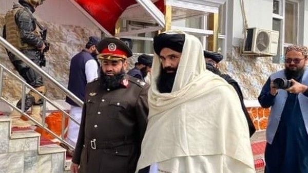 താലിബാന്‍ നേതാവ് സിറാജുദ്ദീന്‍ ഹഖാനി ആദ്യമായി പൊതുവേദിയില്‍; ഫോട്ടോ പുറത്ത്