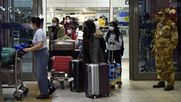 യുക്രൈനില്‍ നിന്ന് ഇതുവരെ ഒഴിപ്പിച്ചത് 1400നടുത്ത് ഇന്ത്യക്കാരെ, 6 വിമാനങ്ങൾ എത്തി