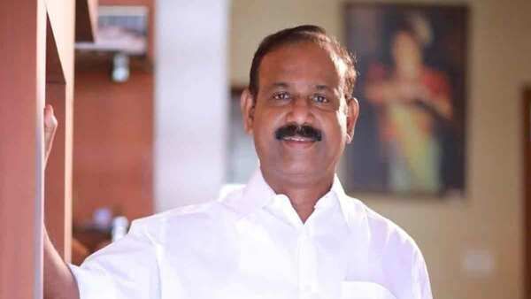 'മറ്റുള്ളവർക്ക് ബലിയാടായി നിന്നുകൊടുക്കാതെ കുഞ്ഞാടേ നീ തിരിച്ചു വരിക', ശ്രേയാംസിനോട് സജീന്ദ്രൻ