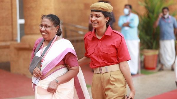 'എന്തൊരു മരണമാണിത്'; എംസി ജോസഫൈന് ഒപ്പമുണ്ടായിരുന്ന റെഡ് വളണ്ടിയർ അഞ്ജലിയുടെ കുറിപ്പ്