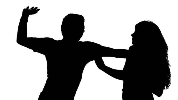 കർണാടകയിൽ ആദിവാസി സ്ത്രീയെ വസ്ത്രം വലിച്ചൂരി ആക്രമിച്ചു; ബിജെപി നേതാവടക്കം ഒമ്പത് പേർക്കെതിരെ കേസ്