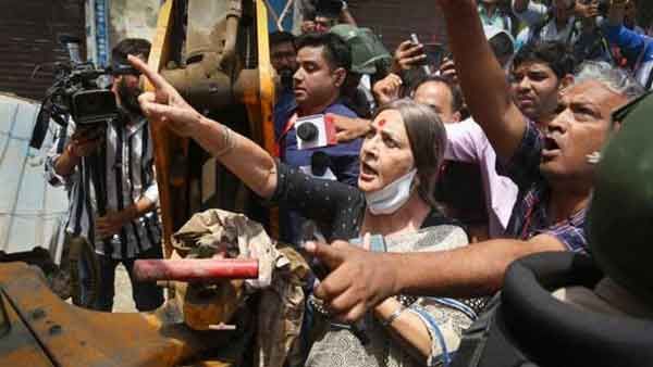 ജ്യോതി ബസു കണ്ടെത്തിയ പോരാട്ടവീര്യം; ബൃന്ദ കാരാട്ട് പ്രതിഷേധ കാറ്റാകുന്നത് ഇതാദ്യമല്ല