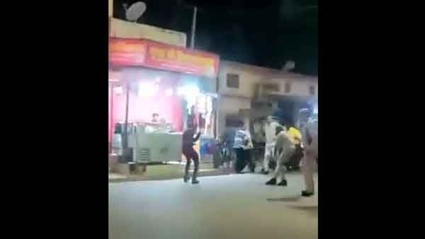 ഐഐടി ബിരുദധാരിയായ അക്രമി; അല്ലാഹു അക്ബര്‍ വിളിച്ച് ഗൊരഖ്‌നാഥ് ക്ഷേത്രത്തില്‍ അക്രമം നടത്തിയ അബ്ബാസി ആര്?