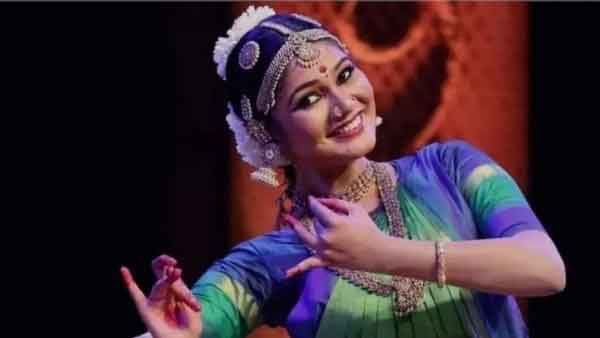 കൂടല്‍മാണിക്യം ക്ഷേത്രത്തില്‍ അഹിന്ദുക്കളെ വിലക്കണമെന്ന് ഹര്‍ജി;മന്‍സിയയുടെ നൃത്തം ഹിന്ദുക്കളോടുള്ള വെല്ലുവിളി