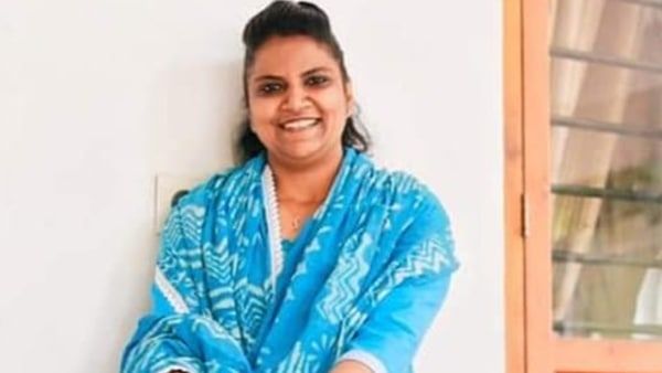 പി ശശിയുടെ നിയമനം സ്ത്രീത്വത്തോടുള്ള വെല്ലുവിളി, നിയമനം റദ്ദാക്കണം, തുറന്നടിച്ച് ജെബി മേത്തര്‍