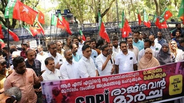 ആര്‍എസ്എസ്സിന്റെ അക്രമങ്ങളെ ജനകീയമായി ചെറുക്കണം: എസ്ഡിപിഐ