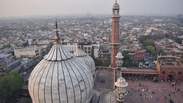 കനത്ത മഴ: ദില്ലിയില്‍ പരക്കെ നാശനഷ്ടം: ജമാ മസ്ജിദിന്റെ താഴികക്കുടം തകര്‍ന്നു