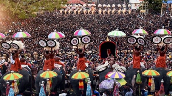 പാറമേക്കാവ്-തിരുവമ്പാടി ഭഗവതിമാര്‍ ഉപചാരം ചൊല്ലിപ്പിരിഞ്ഞു, പൂരത്തിന് സമാപനം, വെടിക്കെട്ട് വൈകിട്ട്