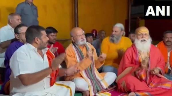 ബാങ്ക് വിളി, ഹനുമാൻ ചാലിസ തർക്കം; കർണാടകയിൽ ശ്രീരാമ സേനാംഗങ്ങളെ അറസ്റ്റ് ചെയ്തു