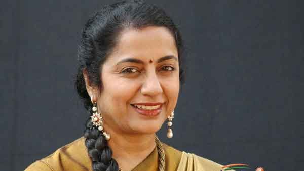 ഹിന്ദി പറയുന്നവര്‍ നല്ലവര്‍, ഫ്രഞ്ച് പഠിച്ചാല്‍ തമിഴ്‌നാട്ടുകാരിയല്ലാതായി തീരില്ല: ഭാഷാ വിവാദത്തില്‍ സുഹാസിനി