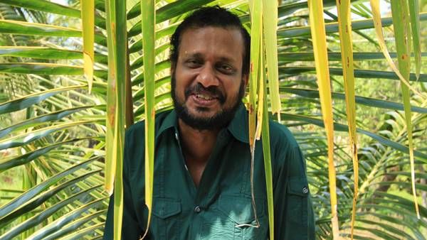 'സ്ത്രീത്വത്തെ അപമാനിച്ചത് അവരാണ്, മകളും അമ്മയും സാക്ഷികള്‍': പ്രസാധകയ്‌ക്കെതിരെ വിആര്‍ സുധീഷ്