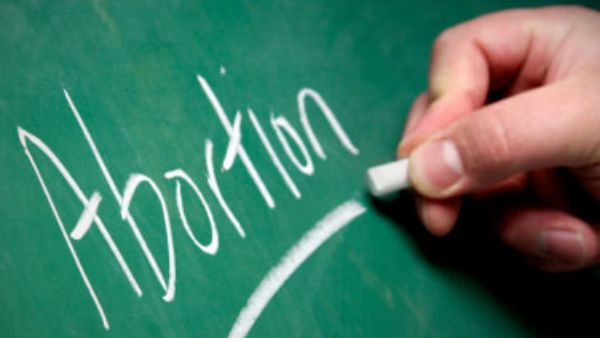 ഗര്‍ഭച്ഛിദ്രം ഇനി യുഎസ്സില്‍ ഭരണഘടനാപരമായ അവകാശമല്ല; നിര്‍ണായക വിധിയുമായി സുപ്രീം കോടതി