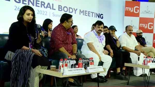 വിജയ് ബാബുവിനെതിരെ കോടതിവിധിക്ക് ശേഷം നടപടി, ഷമ്മിയെ പുറത്താക്കിയിട്ടില്ല; അമ്മ യോഗത്തിന് ശേഷം ഭാരവാഹികള്‍