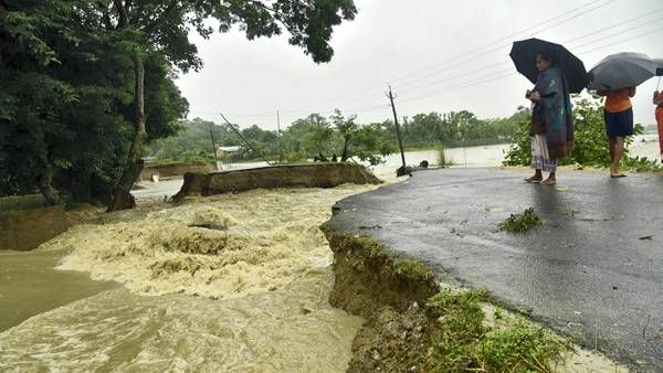 അസമിലും മേഘാലയയിലും വെള്ളപ്പൊക്കത്തിൽ വ്യാപക നാശനഷ്ടം; 31 മരണം റിപ്പോർട്ട് ചെയ്തു