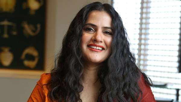 സല്‍മാന്‍ ഖാനെതിരെ സംസാരിച്ചു, കൂട്ടബലാത്സംഗ ഭീഷണികളാണ് വന്നത്, ഗായികയുടെ വെളിപ്പെടുത്തല്‍