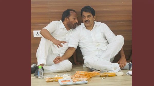 'ഭക്ഷണം തയ്യാറാക്കിയെന്ന് ഡല്‍ഹി പോലീസ്; നിങ്ങളുടെ യജമാനന്റെ സല്‍ക്കാരം വേണ്ടെന്ന് കെസി'