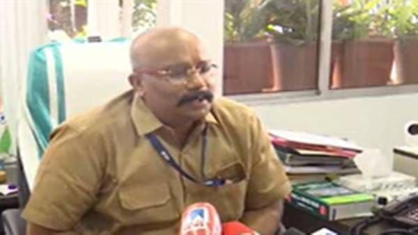 ശോഭനമായ ഭാവിയെന്ന് കൈ നോട്ടക്കാരന്‍; രണ്ടാഴ്ചയ്ക്ക് ശേഷം ബി അശോക് തെറിച്ചു, വൈറലായി പ്രവചനം