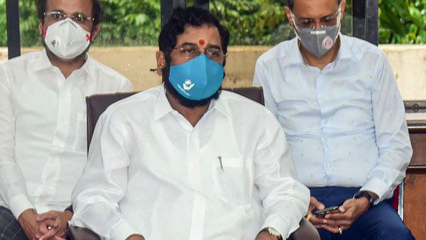 തുള്ളിച്ചാടി ശിവസേന വിമതര്‍.... ഷിന്‍ഡെയെ മുഖ്യമന്ത്രിയാക്കിയതിന് പിന്നാലെ റിസോര്‍ട്ടില്‍ ഡാന്‍സ്