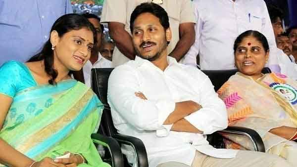 ജഗന്‍ മോഹന്റെ അമ്മ വൈ.എസ്.ആര്‍ കോണ്‍ഗ്രസ് വിട്ടു; ഇനി മകള്‍ക്കൊപ്പം തെലങ്കാനയില്‍