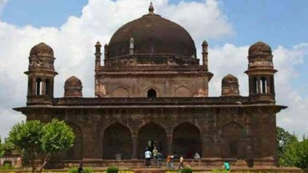 ഓര്‍മ്മകളുടെ കറുത്ത താജ്മഹല്‍, ഇന്ത്യയിലെ ഈ പൈതൃക കേന്ദ്രം അത്ഭുതപ്പെടുത്തും, അറിയേണ്ട കാര്യങ്ങള്‍