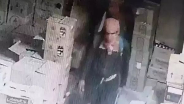 പണപ്പെട്ടിയിൽ തൊട്ടില്ല, കള്ളൻ കൊണ്ട് പോയത് 11 കുപ്പി മദ്യം