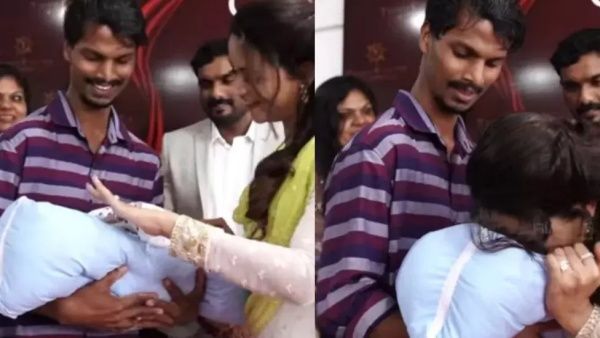 ആരാധകന്റെ ആവശ്യത്തിന് സ്നേഹ സമ്മാനം, കുരുന്നിന് പേര് ചൊല്ലി വിളിച്ച് ഭാവന