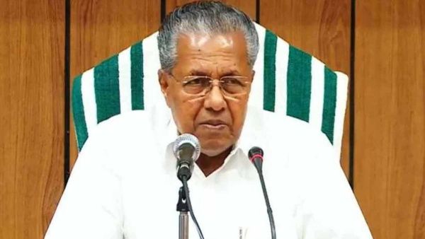 ഷാര്‍ജ ഭരണാധികാരിയുമായി ക്ലിഫ് ഹൗസില്‍ ചര്‍ച്ച നടത്തി; സമ്മതിച്ച് മുഖ്യമന്ത്രി