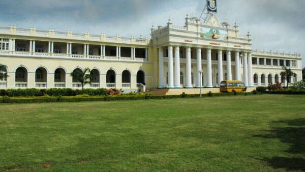 മൈസൂര്‍ യൂണിവേഴ്‌സിറ്റില്‍ നിന്ന് ഡോക്ടറേറ്റ്; കൃഷ്ണന്റെ നേട്ടം നിസ്സാരമല്ല, ഇതാണ് കാരണം!!