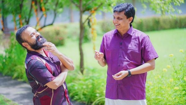 കുഞ്ചാക്കോ ബോബനുമായുള്ള ചിത്രം പങ്കുവെച്ച് മന്ത്രി റിയാസ്, 'ന്നാ താൻ കേസ് കൊട്' എന്ന് സോഷ്യൽ മീഡിയ