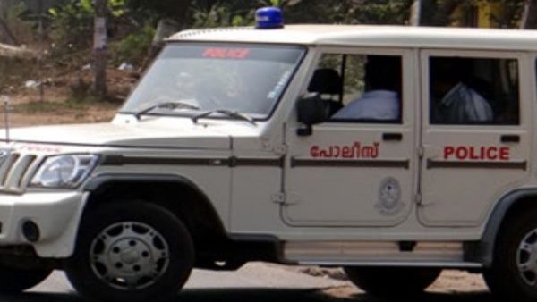 പൂവായ്.. പൂവാലൻമാര്‍, പിടിക്കാൻ കേരള പോലീസ്..'ഓപ്പറേഷൻ ഫ്രീക്കൻസ്'