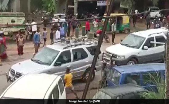 ബീഹാർ മുഖ്യമന്ത്രി നിതീഷ് കുമാറിന്റെ വാഹന വ്യൂഹത്തിന് നേരെ കല്ലേറ്