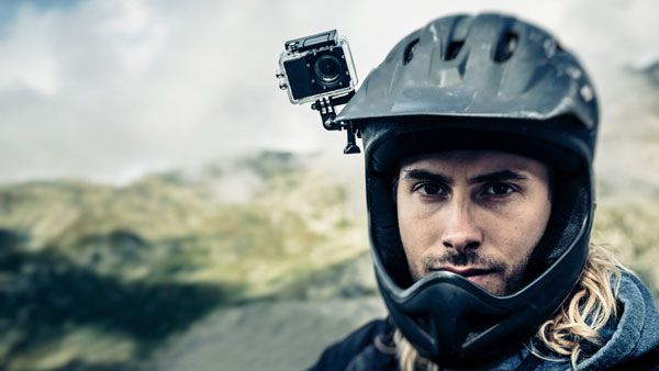 സീനാണ് ബ്രോ...: സ്ക്രൂ ചെയ്യുന്നതടക്കം ബാധിക്കും: ഹൈല്‍മെറ്റില്‍ ക്യാമറ അപകടം, വിശദീകരിച്ച് എംവിഡി