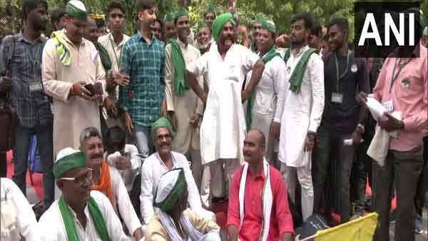 കര്‍ഷകരെ ദല്‍ഹിയില്‍ പ്രവേശിക്കുന്നത് തടഞ്ഞു; പ്രതിഷേധം ശക്തമാക്കുമെന്ന് കര്‍ഷകര്‍