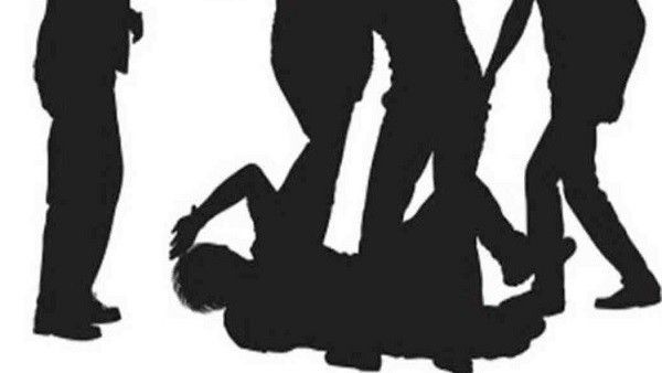 മുസ്ലിമാണോ എന്ന് വസ്ത്രമഴിച്ച് പരിശോധിച്ചു; ഹിന്ദുവാണെന്ന് പറഞ്ഞിട്ടും സമ്മതിച്ചില്ല, ക്രൂരം