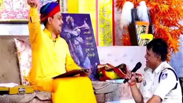 കൊലപാതകക്കേസ് പ്രതിയെ പിടിക്കാന്‍ ആള്‍ദൈവത്തിന്റെ സഹായം; പൊലീസുകാരന് സസ്‌പെന്‍ഷന്‍