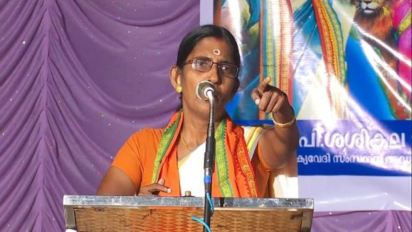 'വാരിയംകുന്നന്റെ സ്മാരകം തകർക്കാൻ ലോകത്തെ ഹിന്ദുക്കൾ മലപ്പുറത്തേക്ക് എത്തും'; വെല്ലുവിളിയുമായി ശശികല