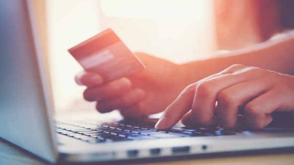 ഓണ്‍ലൈനായി മൊബൈല്‍ ബുക്ക് ചെയ്തു, എത്തിയത് 3 ടിൻ പൗഡര്‍, തട്ടിപ്പിനിരയായി ഇടുക്കി സ്വദേശി