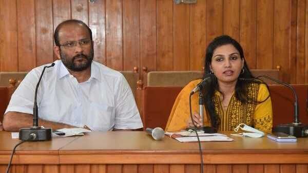 വളര്‍ത്തുനായ്കള്‍ക്ക് ഒക്ടോബര്‍ മുപ്പതിനകം ലൈസന്‍സ് എടുക്കണം; നിര്‍ദേശം പ്രഖ്യാപിച്ച് കളക്ടര്‍