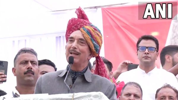 'കോൺഗ്രസ് എനിക്കെതിരെ തൊടുത്തത് മിസൈൽ; ഞാൻ ബാലസ്റ്റിക് മിസൈൽ ഉപയോഗിച്ചെങ്കിൽ എന്തായേനെ'