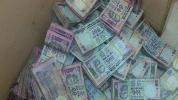 കാസർകോട് കുഴൽപ്പണ വേട്ട, കെഎസ്ആർടിസി ബസിൽ നിന്ന് പിടികൂടിയത് 30 ലക്ഷത്തിന്റെ കള്ളപ്പണം