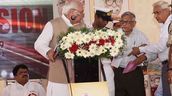 ഗവര്‍ണറുടെ സുരക്ഷക്ക് മാത്രം ചെലവായത് 8 ലക്ഷം, പ്രതിഷേധം ആസൂത്രിതമല്ല; ആരോപണം തള്ളി സംഘാടക സമിതി