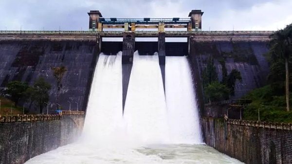 പറമ്പിക്കുളം ഡാമിന്റെ ഷട്ടര്‍ തനിയെ തുറന്നു; ചാലക്കുടി പുഴയിലേക്ക് വൻ തോതിൽ വെള്ളമൊഴുക്ക്, അതീവ ജാഗ്രത
