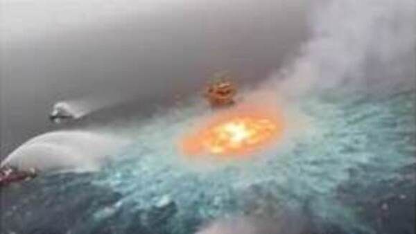 മെക്‌സിക്കന്‍ സമുദ്രത്തില്‍ വൃത്താകൃതിയില്‍ തീഗോളം; ഞെട്ടിച്ച് വീഡിയോ, സോഷ്യല്‍ മീഡിയയില്‍ വൈറല്‍