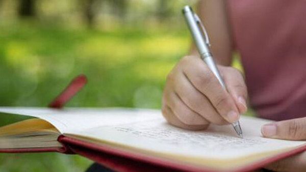 ഹോം വര്‍ക്ക് ചെയ്യാനാവില്ലെന്ന് സ്‌കൂള്‍ വിദ്യാര്‍ത്ഥി; കാരണം കേട്ട് പൊട്ടിച്ചിരിച്ച് അമ്മ