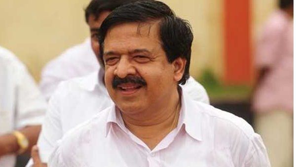 'ഭാരത് ജോഡോ'യിൽ രമേശ് ചെന്നിത്തലയുടെ യോഗ ക്ലാസ്, ഏറ്റെടുത്ത് യുവ നേതാക്കൾ