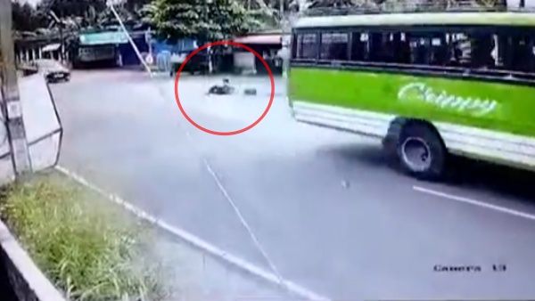 കോട്ടയത്ത് ഓടിക്കൊണ്ടിരുന്ന ബസിൽ നിന്ന് വിദ്യാർത്ഥി തെറിച്ച് വീണു