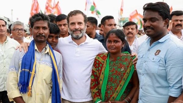 കര്‍ണാടകയില്‍ ജാതിവിവേചനം നേരിട്ട ദളിത് കുടുംബം രാഹുല്‍ ഗാന്ധിയുടെ ഭാരത് ജോഡോ യാത്രയില്‍