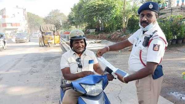 കടുവയെ പിടിച്ച കിടുവയോ; ബെംഗളൂരുവില്‍ പോലീസുകാരന് പിഴയിട്ട് സഹപ്രവര്‍ത്തകന്‍, കാരണം ഇതാണ്